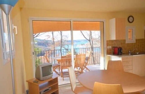Bauduen Apartment | GITE T3 "LAVANDIN" WITH LAKE VIEW/BEACH 200 m/BAUDUEN (83)