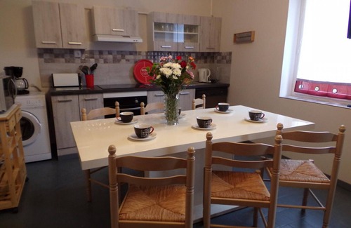 Vaumas Cottage | Gite Vaumas, 3 bedrooms, 7 persons