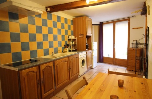 Mouthoumet House | Gîte with terrace, BBQ, WIFI and jacuzzi for 2 people near the Cathar castles
