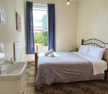 Fairlie Hotel | Gladstone Hotel
