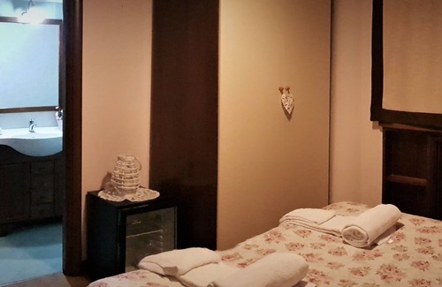 Taverna Bed & Breakfast | Glamour Bed And Breakfast