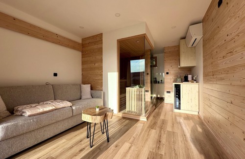Sencur House | Glamp Desiree with Sauna in Resort Potatoland