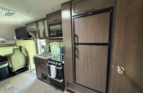 Bloomington House | “Glamper” on Private Lot by Lake Monroe
