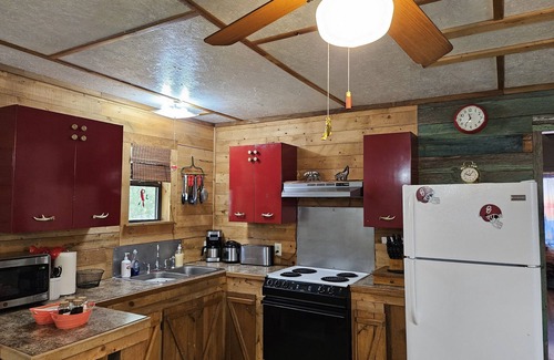 Clayton Cabin | Glamper's Dream - Lakefront Cabin with Mountain View