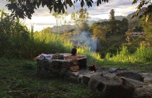 San Antonio del Tequendama House | Glamping El Árbol en la Casa