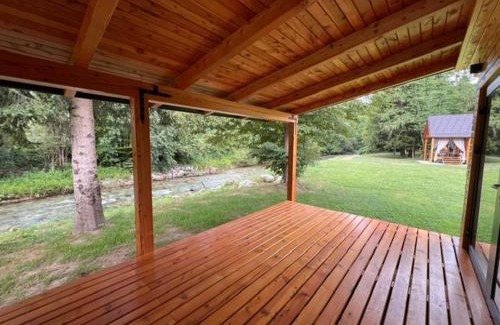 Praprotna Polica House | Glamping house Mala