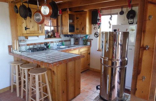 Fredonia Cabin | Glamping, off-grid adventure at peace-friendly cabin on 10 acres w/STARGAZING!