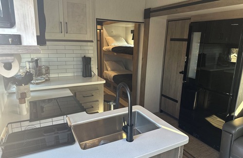 Berger RV Rental | Glamping with gorgeous sunset views, trolley to all wineries