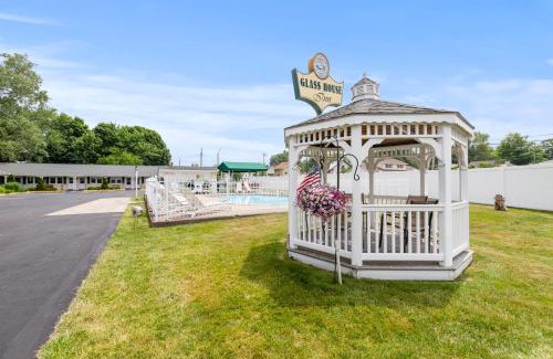 Erie Hotel | Glass House Inn Erie Near I-90 & I-79