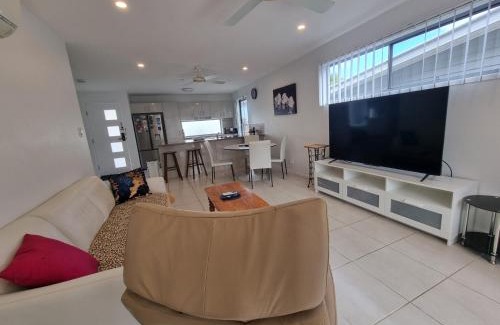 Beerwah House | Glass House Mountains Retreat
