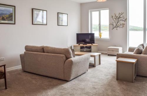 Campbeltown House | Gleaner Lea Apartment