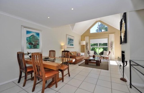 Elgin Apartment | Glen Abbey Apartments On The Erinvale Golf And Country Estate