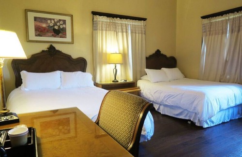 Santa Paula Hotel | Glen Tavern Inn