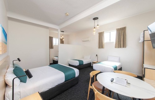 Glenelg North Hotel | Glenelg Motel