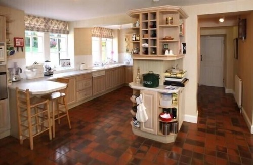 Aberargie Cottage | GLENFARG HOUSE, family friendly, with a garden in Glenfarg