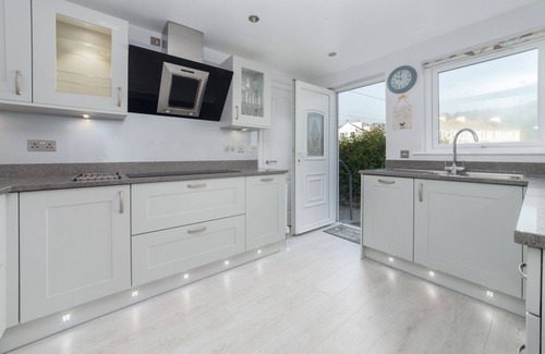 Baldrine Cottage | Glevum - a holiday cottage that sleeps 6 guests in 3 bedrooms