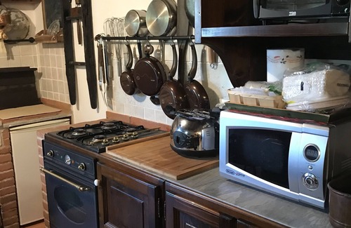 Vicopisano Apartment | "Gli Olivi": apartment in a holiday home.