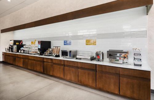 Enid Hotel | GLō Best Western Enid OK Downtown - Convention Center Hotel