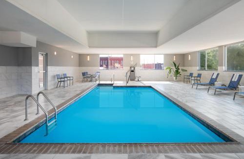Enid Hotel | GLō Best Western Enid OK Downtown - Convention Center Hotel
