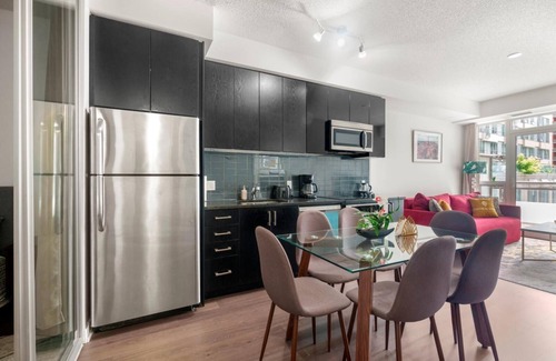 Mount Pleasant West Condo | GLOBALSTAY. New Modern 2Br 2Ba Condo Lillian St