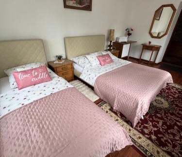 Inwald House | Gościniec Grek Zorba - pokoje i domki 4 osobowe - 16km od Zator Energylandia
