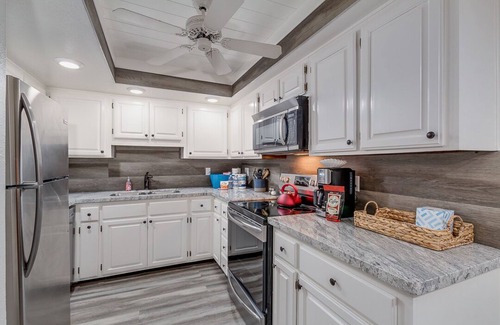 Camelback East Condo | Go Golf! Water Views. Big Patio! Discounts Avail! 30 Night Minimum!