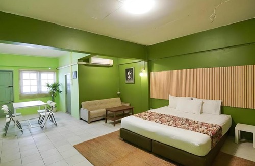 Wang Burapha Phirom Apartment | GO INN The Grand Palace - MRT Samyot Station