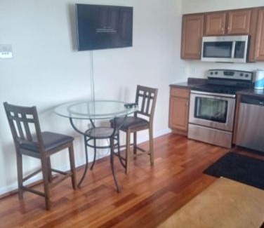 Niskayuna Apartment | godlyone bedroom free parking