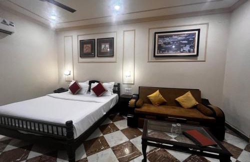 Vijaypur Hotel | Gokul Lodge INN