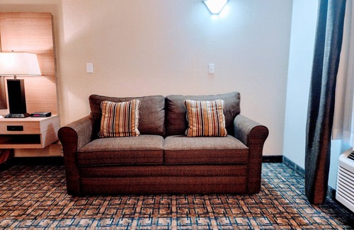 Lloydminster Hotel | Gold Circle Inn