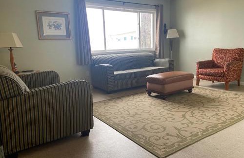 Oscoda Hotel | Gold Coast Family Cottages