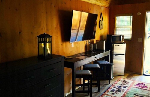 Cave Junction Cabin | Gold Creek Cabin 3 - Restrooms and Showers are only a short walk away.