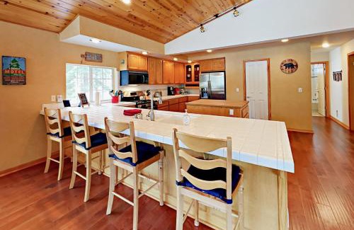 Montgomery Estates House | Gold Dust Escape