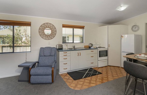 Thames House | Gold'n Thames - Thames Holiday Home