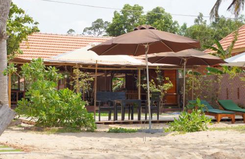 Cua Can Village Hotel | Gold Sand Beach Bungalow