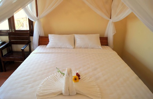Cua Can Village Hotel | Gold Sand Beach Bungalow