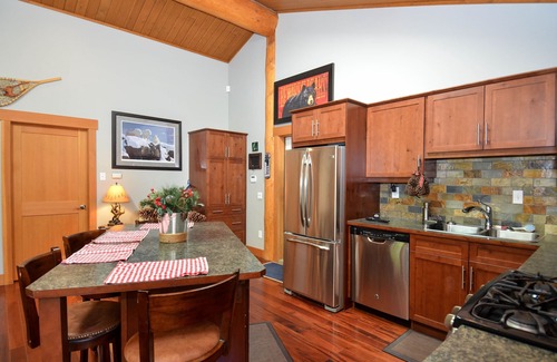 Golden Cottage | Golden Acres Mountain Lodge -Loft