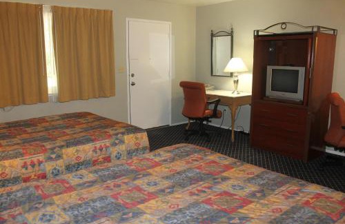 Cedar Ridge Hotel | Golden Chain Motel
