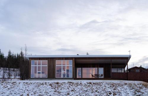 Fludir Villa | Golden Circle Villa - Hot Tub & Sauna