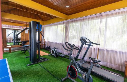 Elmina Hotel | Golden Hill Parker Hotel