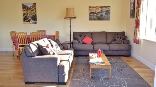 Brightwater House | Golden Hills Farm Cottage