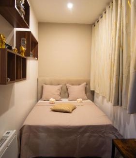 Leguevin Apartment | Golden Jacuzzi