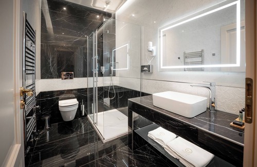 City Centre Hotel | Golden Key Boutique Hotel