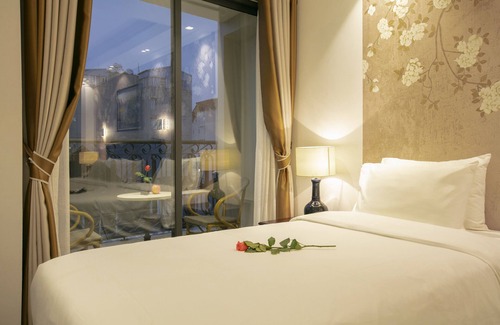 Hang Trong Hotel | Golden Legend Boutique Hotel
