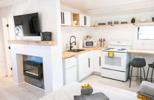 Grand Lake Cabin | Golden Lily at Wild Acre Cabins