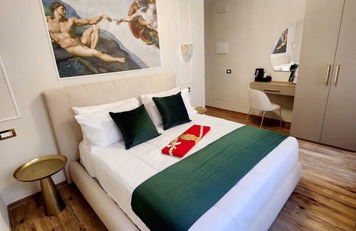 Rione VII Regola House | Golden palace luxury guest house
