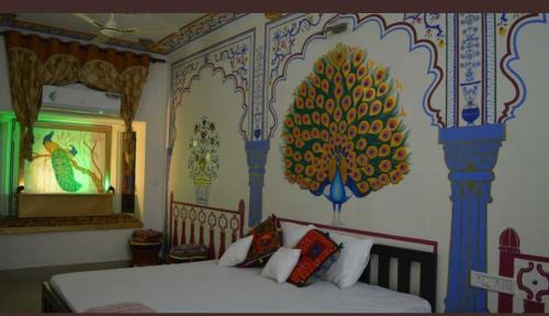 Malviya Nagar Bed & Breakfast | Golden Peacock Heritage Home Stay