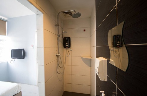 Sri Gading Hotel | Golden Pearl Hotel Near Universiti Tun Hussein Onn Malaysia UTHM
