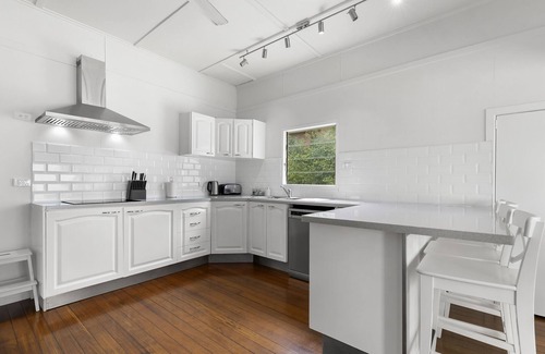 Beachmere House | Golden Sands