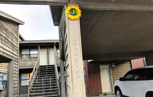 Lawton Apartment | Golden Sunflower's Apt C1